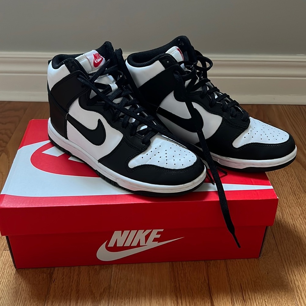 Nike dunk high top , W size 6